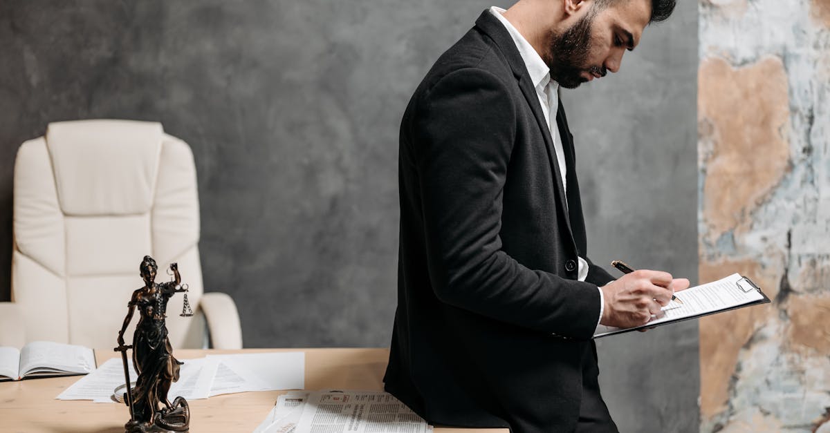 Lire la suite à propos de l’article Le Guide Complet pour Sélectionner le Statut Juridique Idéal d&rsquo;Entreprise en 2026